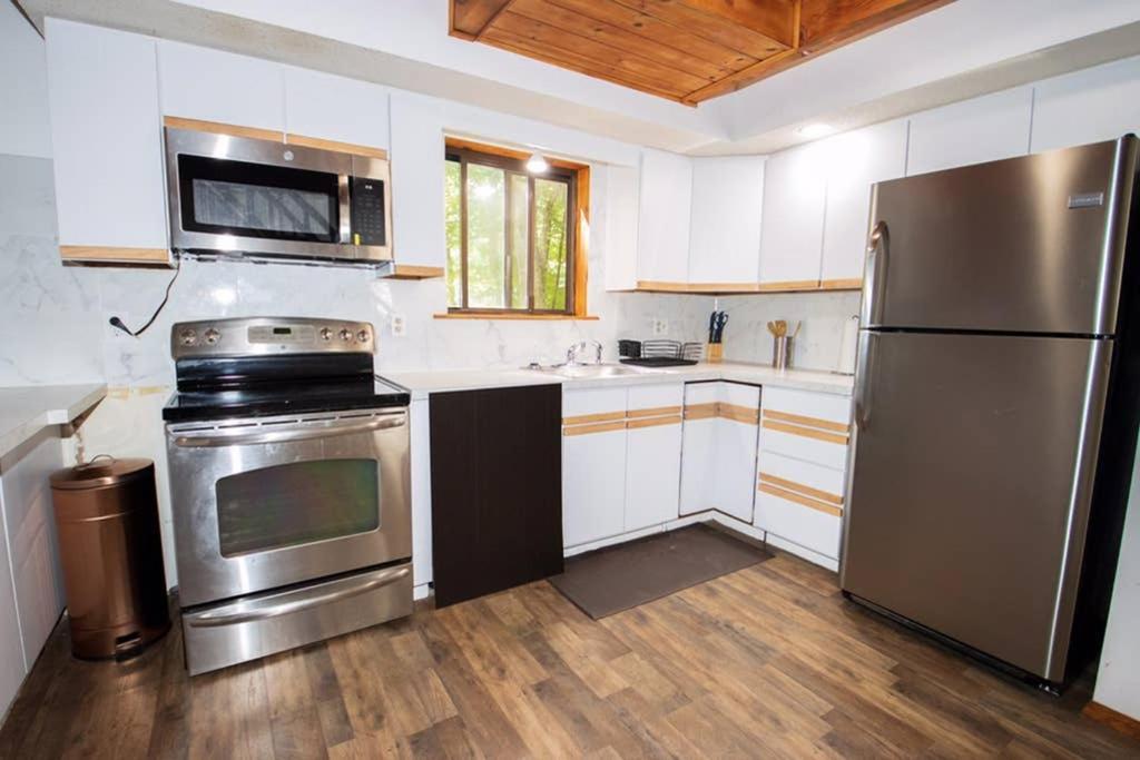 Entire 3 Bedroom Adventure Chalet, Near The Best Of The Poconos 이스트스트로즈버그 외부 사진