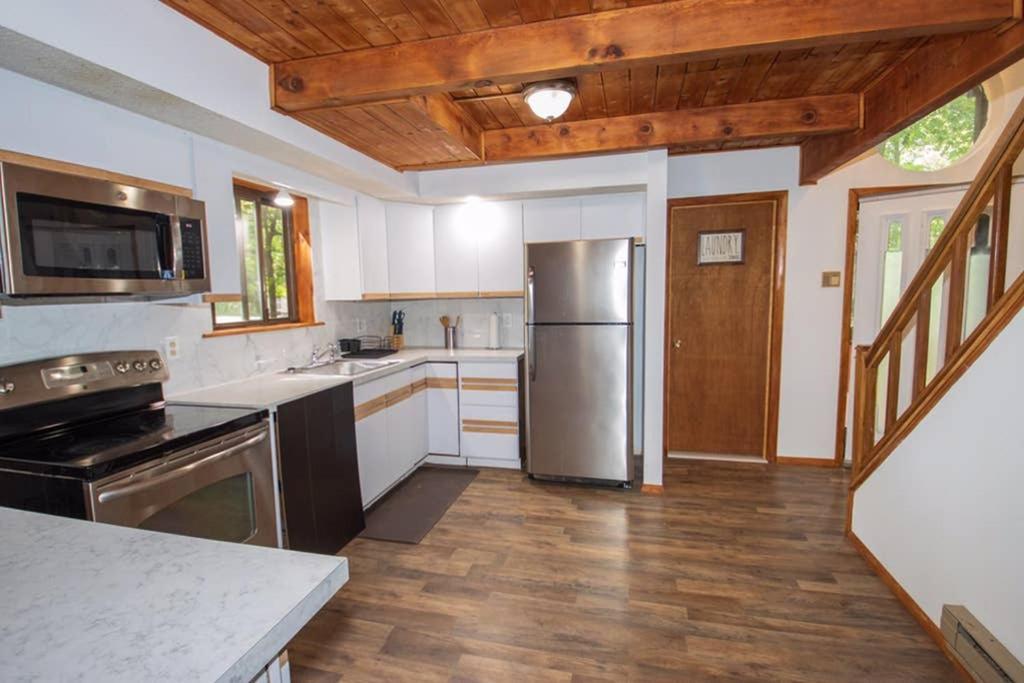 Entire 3 Bedroom Adventure Chalet, Near The Best Of The Poconos 이스트스트로즈버그 외부 사진