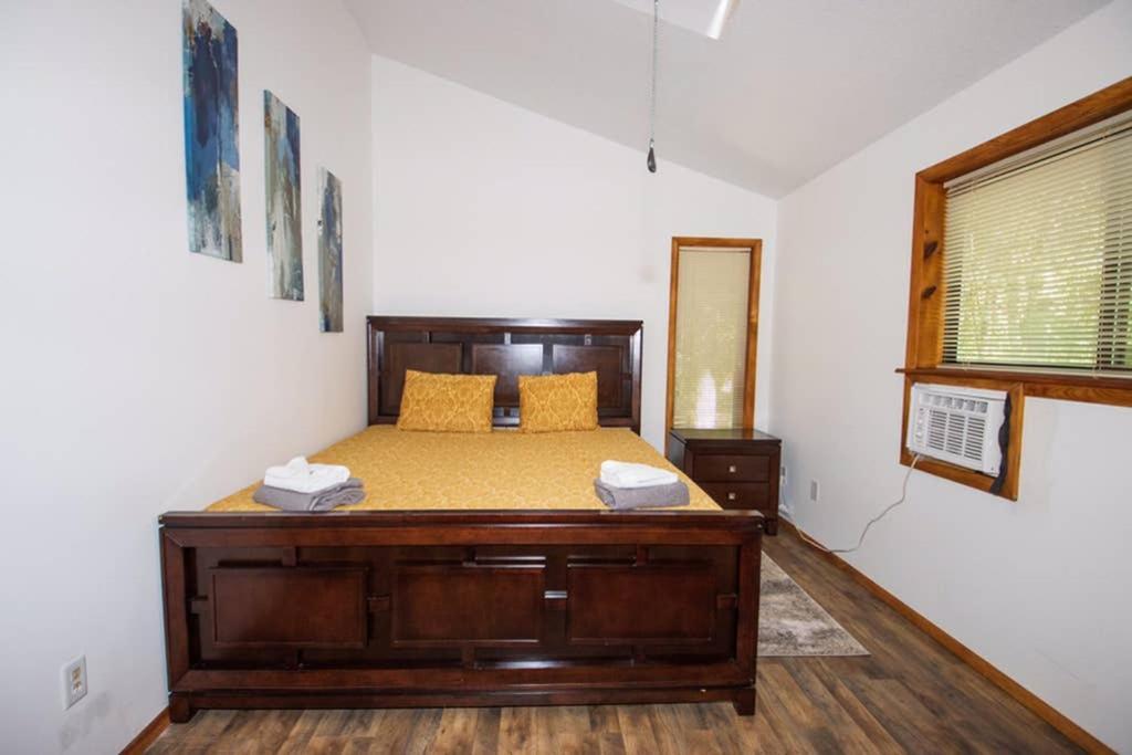 Entire 3 Bedroom Adventure Chalet, Near The Best Of The Poconos 이스트스트로즈버그 외부 사진